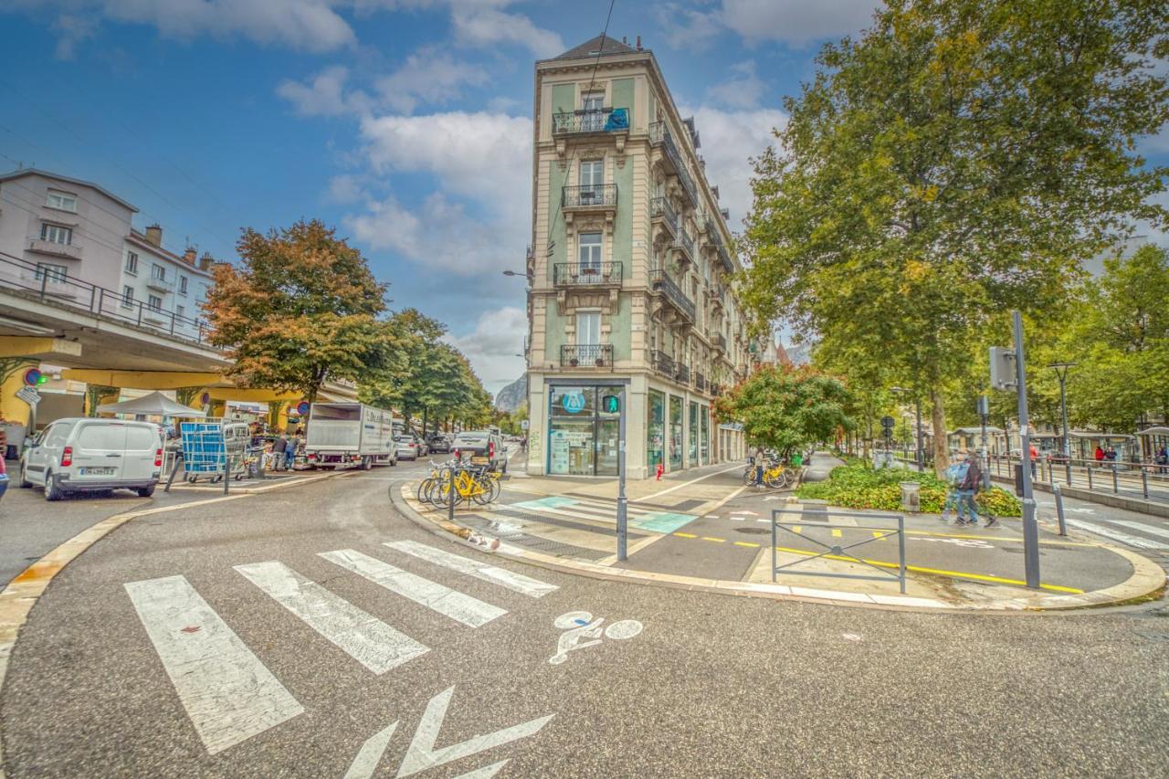 グルノーブルLe Petit Jaures - Gare / Tramアパートメント エクステリア 写真